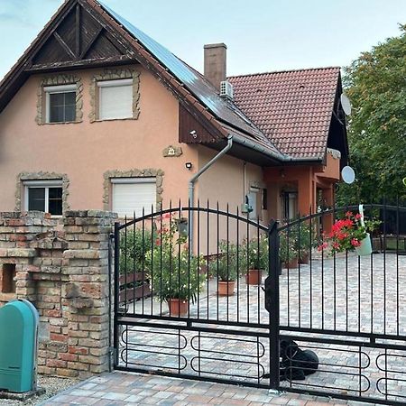 Bonita Apartman Balatonbereny Bagian luar foto